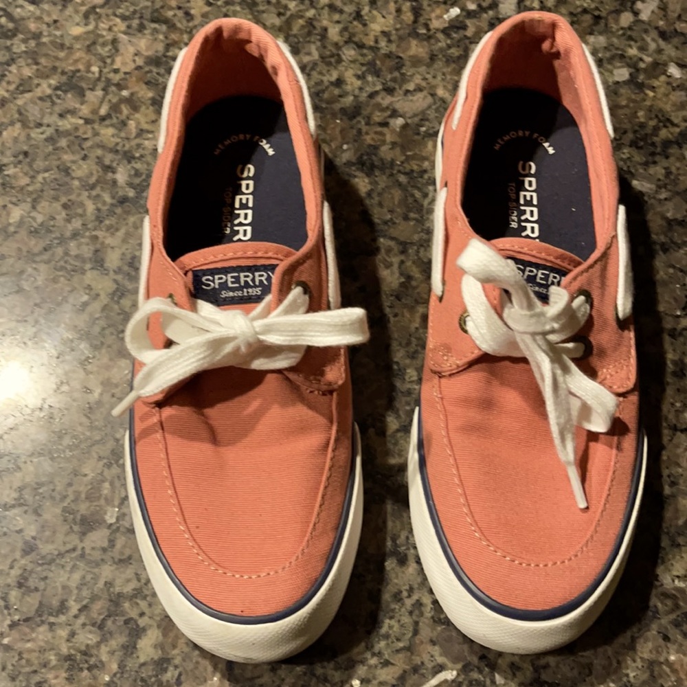 Sperry size 6